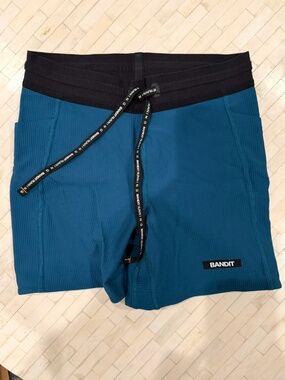 CADENCE™ 5" WOMEN'S COMPRESSION SHORTS